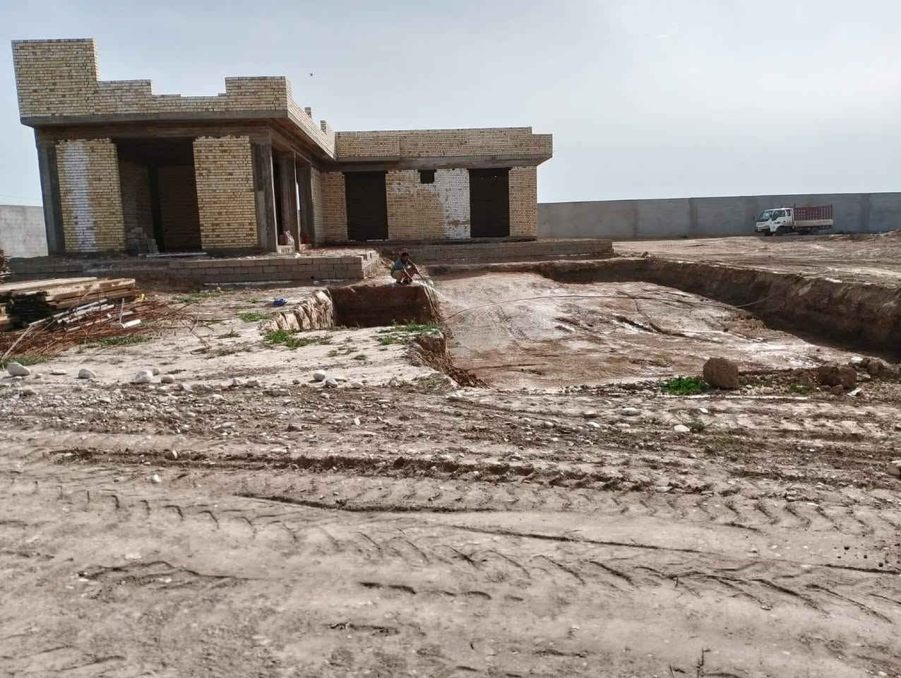 اعمال شركة النورس في قضاء العزيزية مسبح ذات قياس 10×25 ارتفاع من متر الى175 
نوفر تواصل يوميا لمراحل العمل 
نوفر صيانة و تاهيل و تطوير المسابح القديم
انت تقرر و نحن نعمل 
***********
***********
***********
