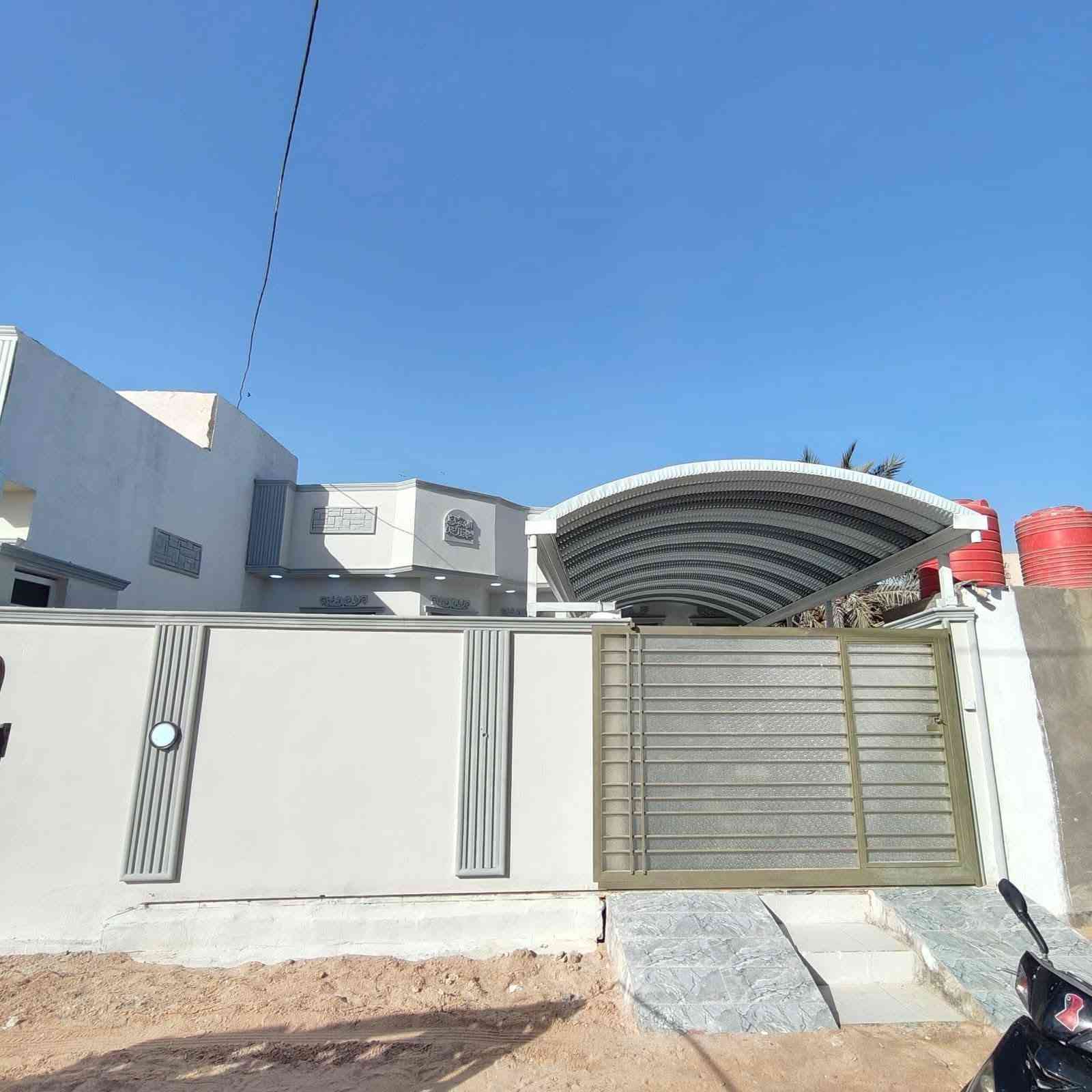 حدادة اليقين عمل سقائف ***********
