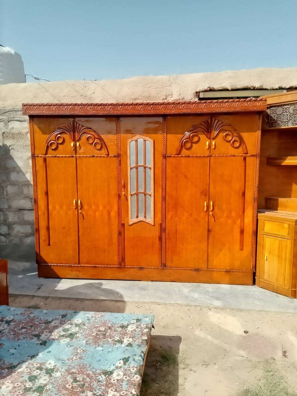 سلام عليكم للبيع غرفه نضيفه و جاهزه صبغ وتلميع جديد سعر 650 وبيها مجال مكان بغداد قرب سبع لبور منطقه شيخ عامر شراي تفضل خاص

