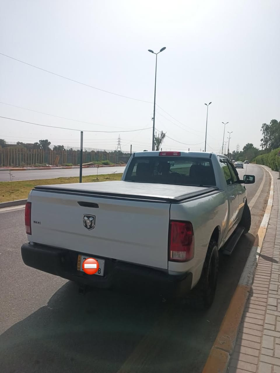 🔥 Dodge Ram 1500 Classic (2021) للبيع 🔥

الموديل: 2021 (كلاسك)
 المحرك: 8 سلندر (5.7)
 السعر المطلوبة: $20,000 (200 ورقة)وبيها مجال بسيط.
المواصفات والإضافات الخاصة:
 منظومة غاز حديثة: مشدودة منظومة غاز سعة 150 لتر (توفير ممتاز ومثالي لاستهلاك البنزين للمسافات الطويلة).
 غطاء حماية الحوض: مجهزة بجناح / غطاء جلدي (Tonneau Cover) مخصص لحماية صندوق السيارة الخلفي من الأتربة والأمطار.
 محرك وقير وحجم بحالة ممتازة 
ضربتها الباب الخلفي الي ورا السايق
للتواصل والاستفسار:
 رقم الهاتف: [***********]
 المكان / المحافظة: [بغداد / نفق الشرطة]
