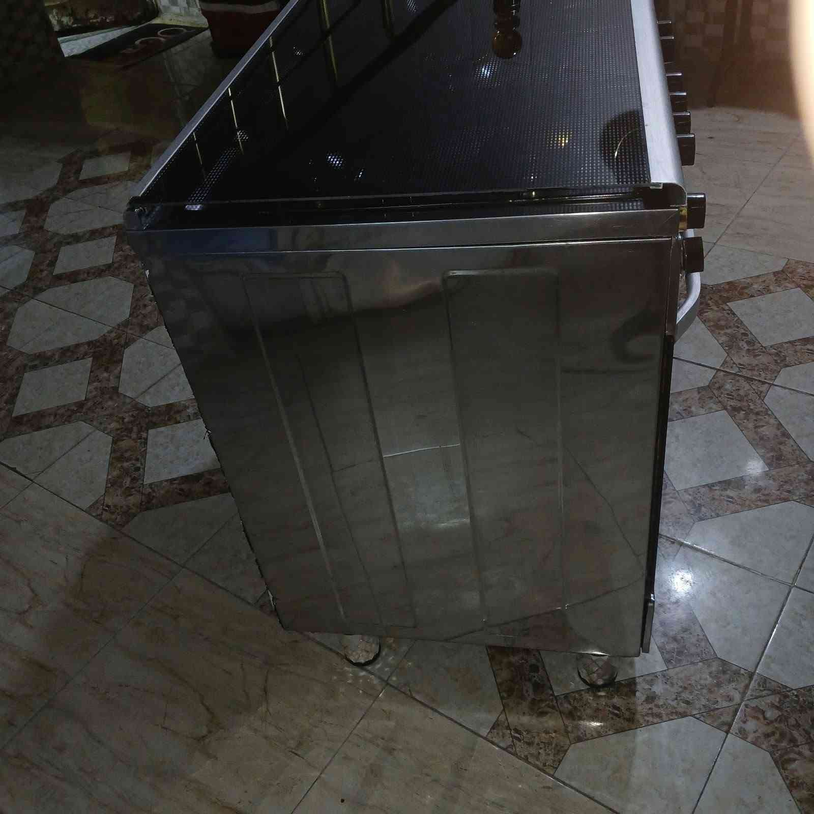 طباخ فريش مصري ٥ مشاعل فرن دكمتين شبيه جديد شرط أو شغال على فحص للبيع

