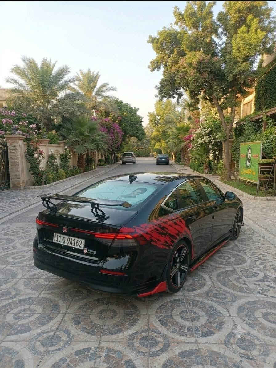 هوندا اكورد موديل 23 هايبرد 
سبورت مواصفات السبورت معروفه
ماشيه 34
3 وضعيات قياده 
تبديل بنيد وجاملغ خلفي بارد 
ايرباك برده ودرگه
السياره غراض البچم كلها البلاديه مالاتها مامفتوحه باستثناء دعاميه فارغه اشتريت والشباك الجوه 
الشباك الفوک والراديترات والمازدات كلهن البلاديات ممفتوح شي 
لا بالمكينه ولا منظومة التبريد ولا شي من حدادية الصدر كلهن بوضع الشركه
نقصها رادار بس 
مكاني شهداء البياع
***********
السعر 182
