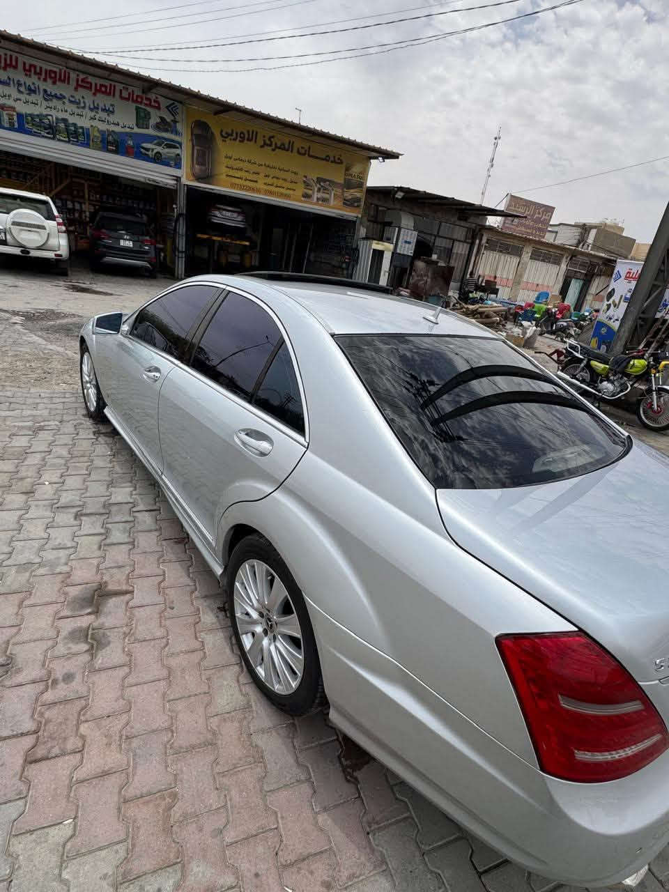 السلام عليكم 
Mercedes S350
وارد ياباني 2005محدث 2013
جاملغ امامي ايسر صبغ 
جاملغين خلفي شبر صبغ
الباقي كله جاهز حدادية تبريد كير مكينة 
للأستفسار ***********
غير متواجد ع الفيس
