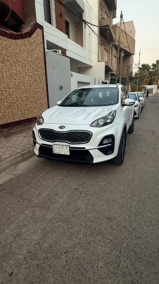 السلام  عليكم   كيا  سبورتج  2019   خليجي   سيارة  جديدة   فقط  جاملغ  خلفي  صبغ  ماشيه 54  حقيقي   شرط  الفحص    سعرها   178 بيها  مجال  قليل   ***********
