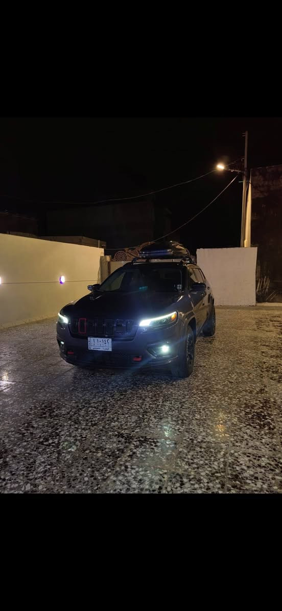اسلام عليكم
جيب بزون تريل هوك
للبيع موديل 2019 
وارد امريكي حادثها جاملغ وبنيد وباقي السياره كفاله 
مكينه ٦ سلندر جديده
كير حداديه تخم تاير كله جديد ماشيه ٥٧ ميل السياره استخدام شخصي باسمي حيل نضيفه رقم انكليزي جديد استوني شديته سنويه مجدده فول مواصفات معروفه التريل هوك
 سعرها 135 $
العنوان البصرة
رقم  ***********
