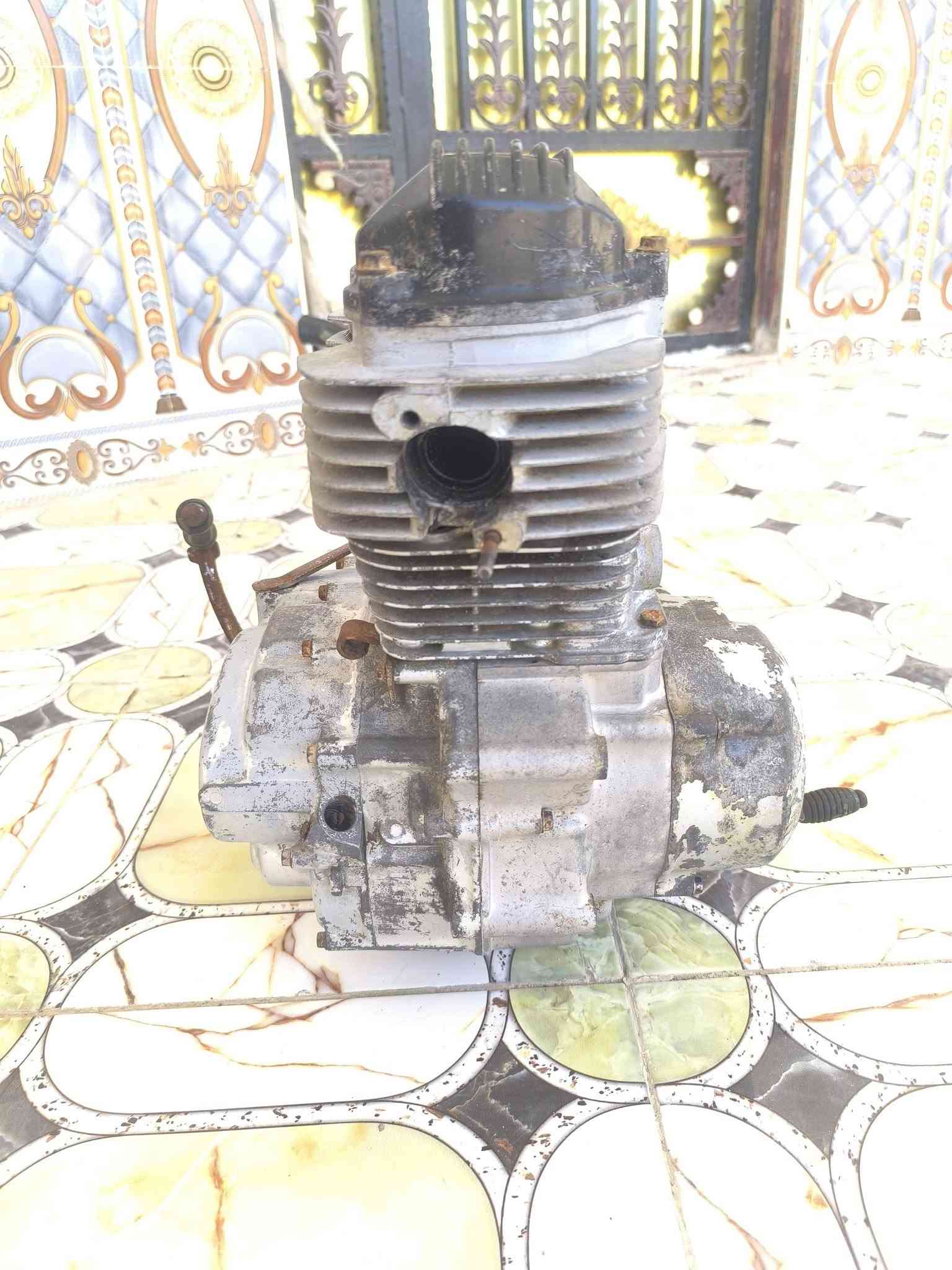 شاصي للبيع ادوات نامه شلامجه مكفول من عواج ولحيم سعره100.
وياله اماي وخلفي هنه وتايراتهن لواحد ب25
مكينه رابيدو شغاله مامفتوحه سعرها120
مكاني سفوان ***********
