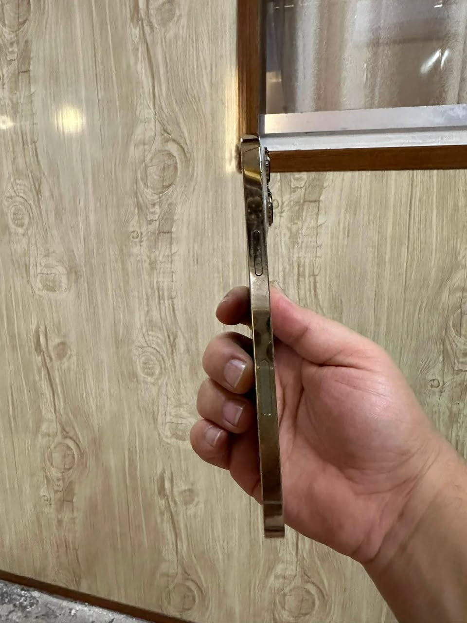 13برو ماكس
بطاريه 87 تك سيم 
ذاكره 265 
نظيف كلش 
سعر 700 
وات ساب ***********
