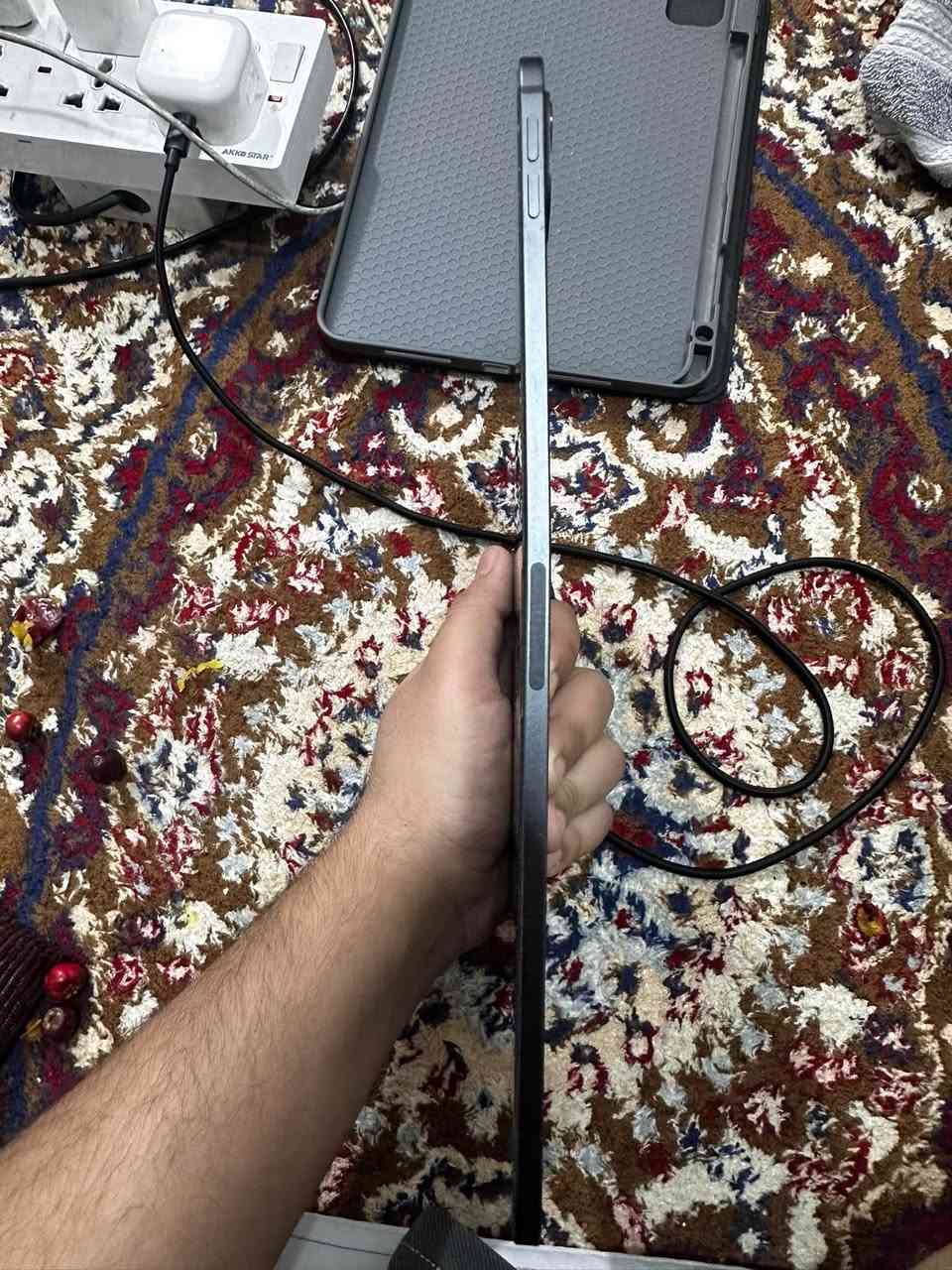 السلام عليكم 
ايباد M5 ذاكرة ٢٥٦ بطارية ١٠٠ 
جهاز نضيف مثل ما موضح بالصور بي انحراف قليل
السعر ١٣٠٠ وبي مجال 
بغداد حسينية الراشدية 
***********

نص مكتوب في الصور:
- AKKO STAR