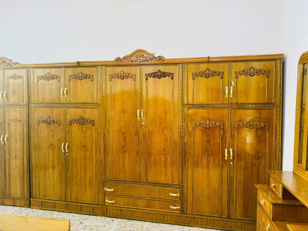 السلام عليكم ورحمه الله وبركاته غرفه عراقيه سته ابواب داخل وخارج صاج 4 ملي من خارج والداخل 3 ملي والاشياء مالتها تزكام عراقي السعر مالتها 840 مع التوصيل والشد مجاني وبيها مجال للاستفسار او اي شيء خاص***********
