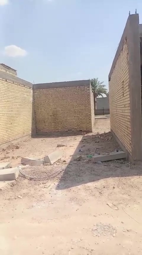 السلام عليكم 
من رخصت الأخ الأدمن المحترم 
قطعه أرض زراعيه  للبيع بمساحه 50م 
الواجهه 5م 
النزال 10م 
عرض الشارع 10م 

خدمات كامله من ماء وكهرباء ورصيف وتبليط 

العنوان / الكفاءات شارع 50 فرع افران الزيتون مقابيل السده نهاية الشارع 
أراضي ابو مهدي اللامي ..

الاتصال على الرقم 
***********
واتساب متوفر
