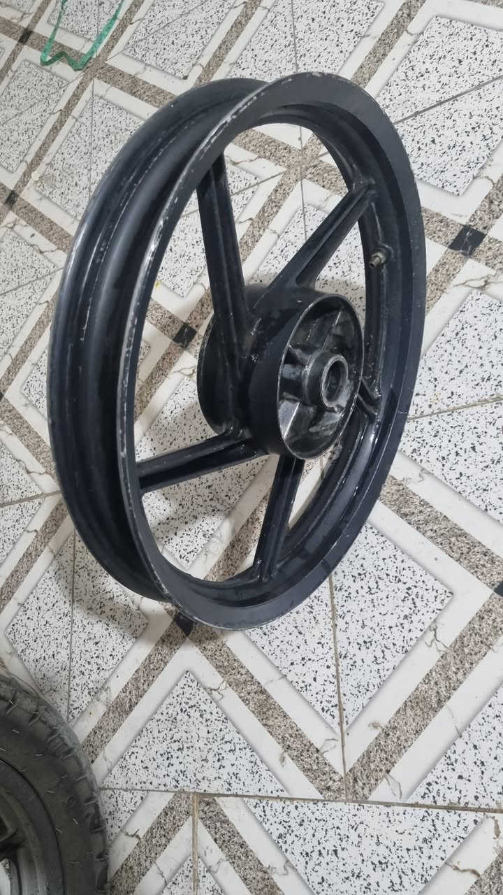 زوج ويل خلفي وامامي كلاسك ...نظيفات لا عواج ولا لحيم السعر ٥٠
الكاظميه البوابه  ***********
