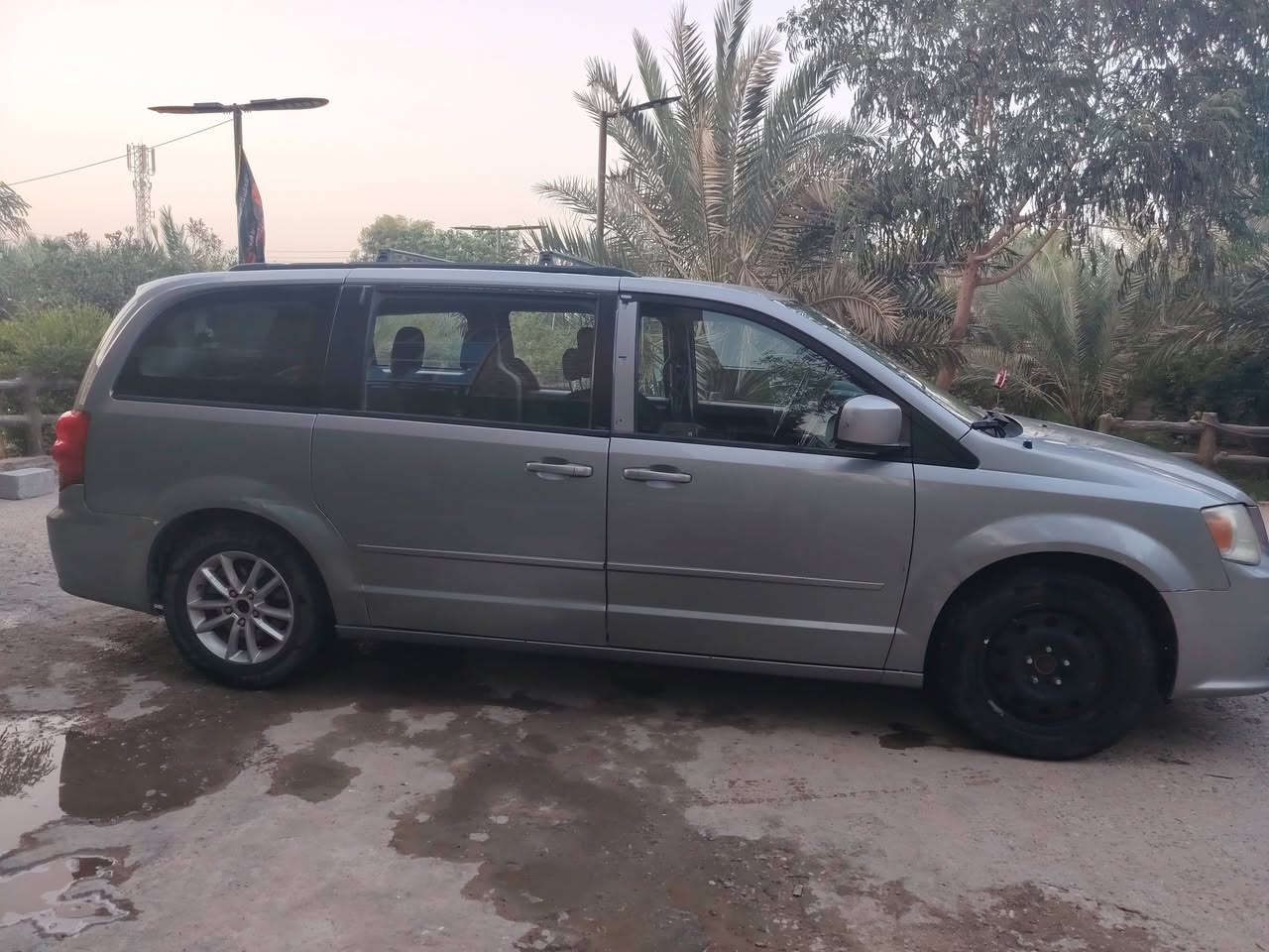 السلام عليكم
بيع او مراوس
دوج كرفان 2014  sxt

السعر....... 105.....

السياره ضربتها جاملغ و بنيد بدون دواخل
المواصفات
كشن سايق كهرباء 
بيبان خلفي و جنطه كهرباء 
سكليتر كهرباء 
6جام كهرباء 
رقم بغداد جديد … بأسمي 
السياره بيه مشكله بالمحرك فحصت كالو كور مفطور
 وبيه ليك بالفريز الامامي
سويت ادامه المنضومه البريك دهن وتصفير فلنجات و دسكات اصليه وكام البريك يحجر مرات
حداديه امامي وخلفي قبل اسبوع شديته ماعده بوش هاوز
باتري قبل يومين شديته 
تخم تاير نضافه 90%
بيه بعض الملاحضات البسيطه 
سونار السياره مرفق وي المنشور
المكان الناصريه مركز
للأستفسار
***********
متواجد واتساب

