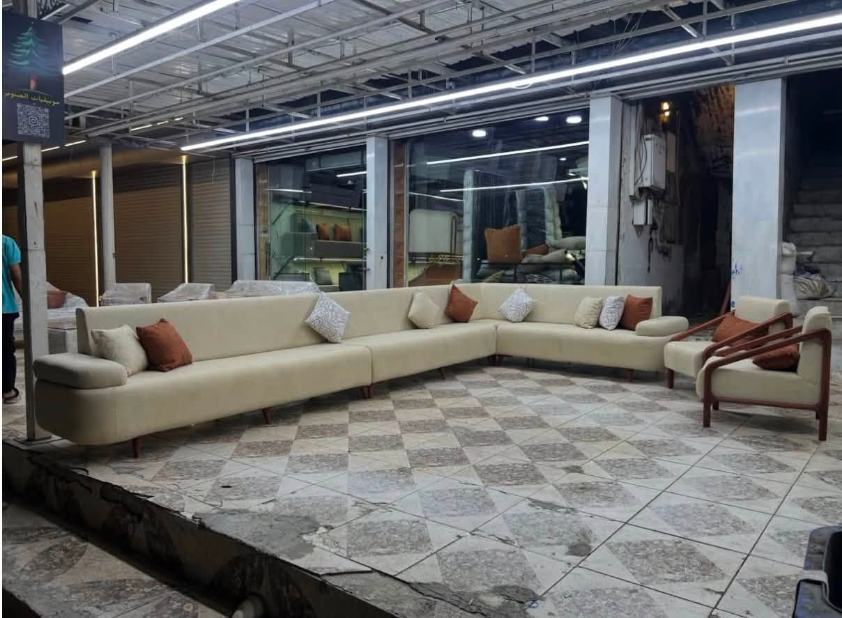 معمل إبراهيم الحاج علي 🛋️
تفصيل مفرد وحسب الطلب بالضبط!
نشتغلكم بأجود المواد: إسفنج إكسترا درجة أولى للراحة، وهيكل خشب بلايود متين يقاوم ويعيش وياك.

📞 للإستفسار والطلب اتصلوا بنا: ***********
