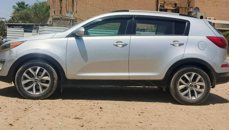 السلام عليكم سبورتج 16 امريكي محرك جي دي اي 2400 سيارة حيل نضيفة مال بيت باسمي سنوية جديدة رقم بغداد سعر 148 رقمي *********** مكانهة بغداد  مابيهة اي ضرر داخل العراق ورقم الشاصي هم ناشرة وبسلامتكم

