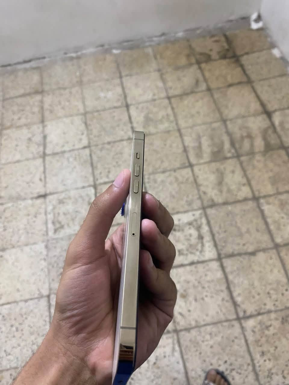 ايفون 12 برو ماكس جهاز نضيف ما داخل تصليح ابد كله بلاد فقط فيس ايدي ما يشتغل بطاريته 78ذاكرتة 256 سعر 500 بيه مجال شراي يراسلني واتساب (***********)
