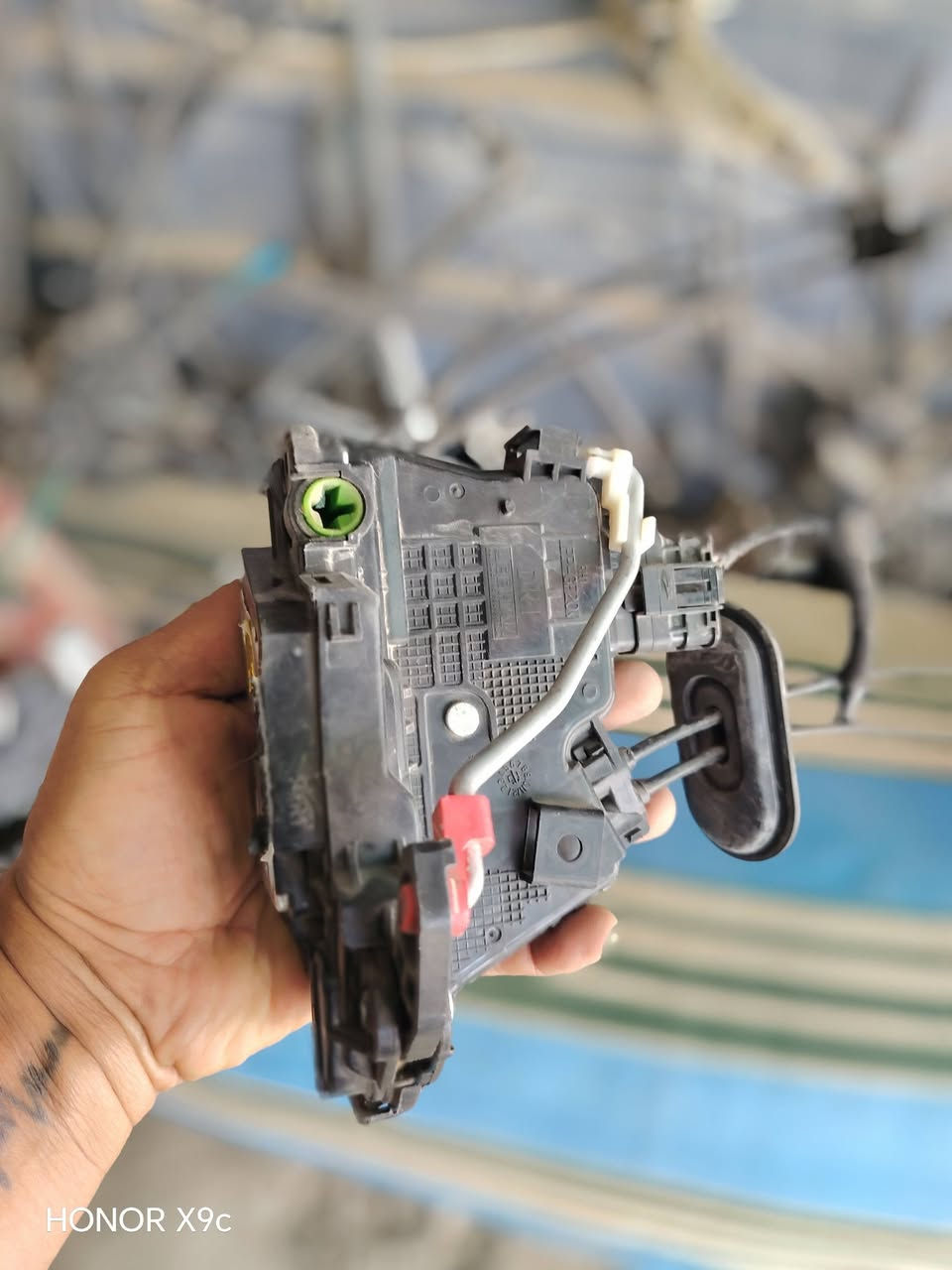 قفال سيراتو فورتي تفصيخ حاويه 
توصيل لجميع المحافظات 
واتساب ***********
