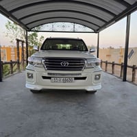 للبيع لاندكروز موديل 2015 سيارة بسمي رقم بغداد فقط نص جاملغ صبغ الباقي...