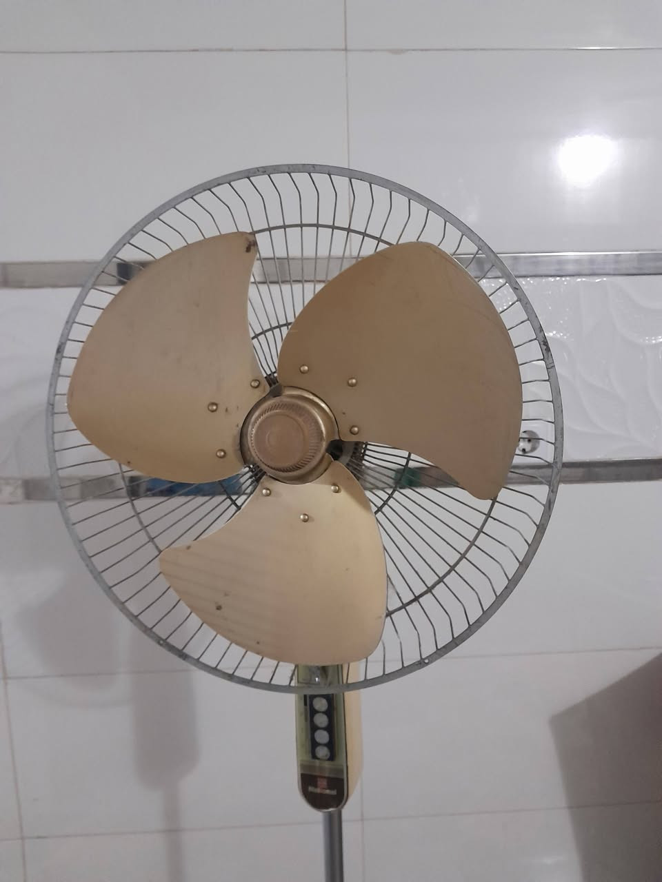 بنكه نوع نشنال اليابانية شرط الشغل بيه نقص المشبك الأمامي والباقي شرط السعر 45 الشراي ينتصل ***********
