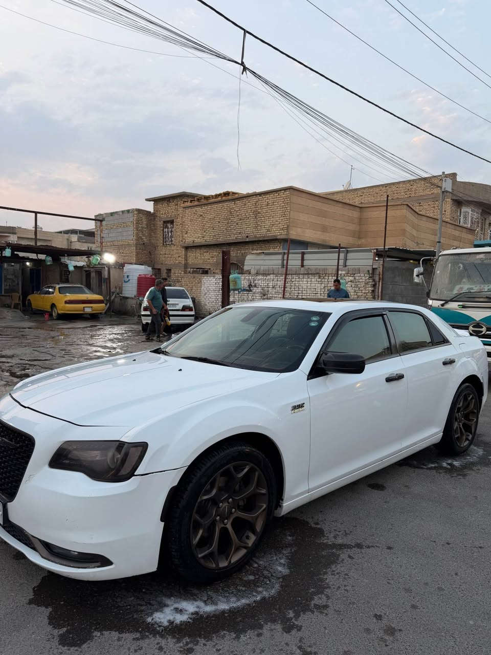 للبيع أوباما موديل 2016  ، gold S 300 خليجية كامل مواصفات ما عدا الرادار وبأسمي سنوية تحويل ثاني يوم رقم اربيل ماشية 190 km  لون ابيض  السيارة جديدة بمعنى الكلمة السيارة 
بيها قطعتين  باب السايق و الوراها تبديل فقط بدون صبغ باب
بلادي نفس اللون  وبارد و سحب كارت في المدكر الامامي الايسر وبارد في جزء من الباب الخلفي الايسر 
و باب الجنطة مصبوغ فقط  السعر 200$ ورقة 
*********** البصرة, العراق
