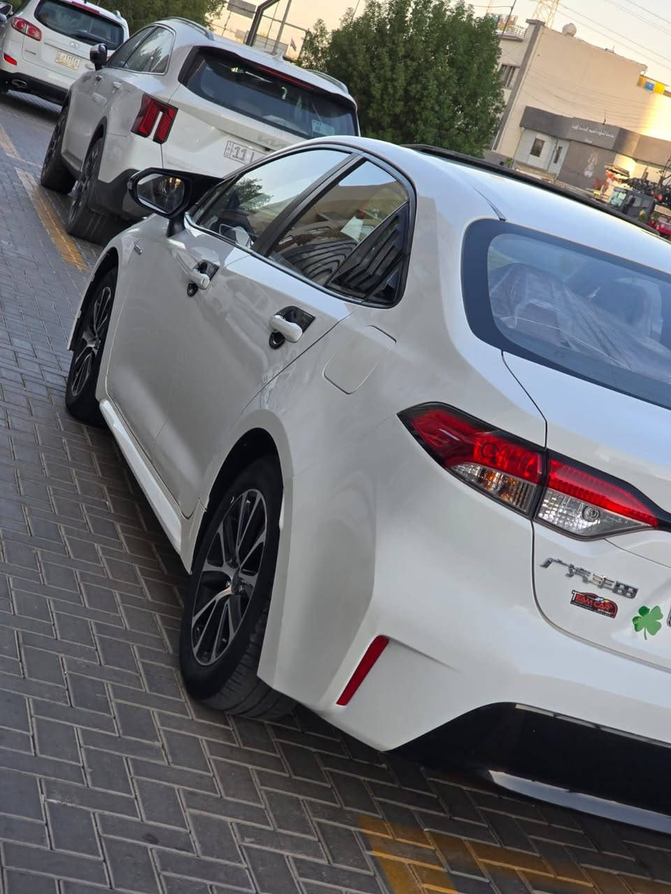 كورلا هايبرد 2024 العلامة الزركة
فول مواصفات فتحة سقف بصمة عدد 2 
السيارة نضيفة جدا وبدون نقص بيها ملاحظات بسيطة بيها بارد شبر بالجاملغ الخلفي وتكحيل بسيط بالباب اثر شخط ماشية 77 الف 
رقم بغداد بأسمي تحويل ثاني يوم
السعر 144 وبيها مجال للطيبين
مكاني بغداد العامرية او حي الحسين 
للتواصل ***********
متوفر واتساب
