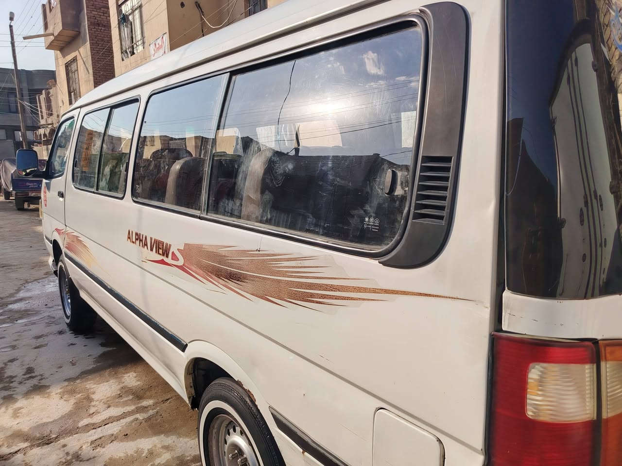 فتون للبيع موديل 14 طالعه سنه 15 محرك جديد كير اكسل  حداديه كهربائيات كلها كامله دوشمه نظيفه سياره بدون ضربه ولامعجون ماعدى طخه بسيطه فوك لايت الامامي 
سياره عليها هيئه وضريبه 10 اوراق تريد ينزل من سعرها تريد اصفرلك ثاني يوم وكاله بااسمي وراعيها يمي بالحله ومكان السياره بالحله  سعرها 63 وبيها مجال والغرامات تنزل من سعرها  مكاني بالحله *********** هاي كل التفاصيل اللي تعجبه يتصل وبخدمته
