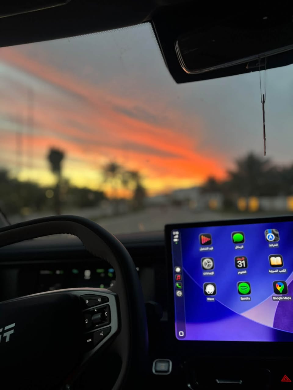 السلام عليكم 
جيتور T2 2026 Plug in 
 PHEV 
السيارة نظيفة كلش على وضع الشركة ماشية 28.000 كيلو متر 
ضمان لمدة عشر سنوات او مليون كيلو متر 
استلام شركة مسار المدينة
كاميرات 360 درجة حساسات امامية خلفية فتحة سقف بانوراما 
انارات داخلية 
Auto hold 
جنطة شفط 
الشحنة الواحدة تمشي 139 كيلو متر 
نظام شحن ذاتي من خلال المحرك  
سستم صوت سوني 
وبعد بيها كلش هواي مواصفات 
السيارة حيل حلوة وما ناقصها اي شيء 

للاستفسار التواصل ‭***********‬
او تواصل خاص مكان السيارة كربلاء
