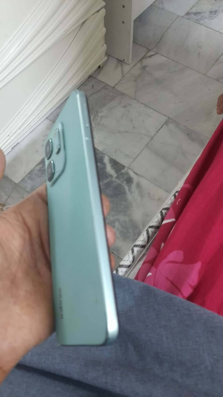 سلام عليكم عندي جهاز ذاكره 256  بي فطر بل شاشه بس ما مثر عله لمس الله شاهد حلو ومال لمره كله بلادي ما مفتوح سعر 90بي مجال سكني بل كفات يم شماعيه مدينه صدر***********
