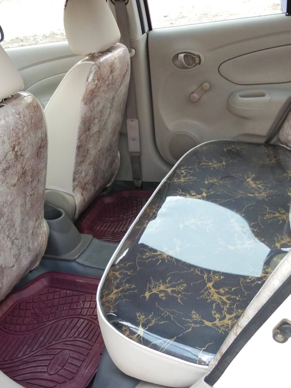 السلام عليكم نيسان صني هنديه سياره جديده جاهزه موديل 23 ماشي 100 الاربيل 29 السياره بيها شبر صبر الباقي كفاله سعر 110 مكاني البصره المدينه ***********
