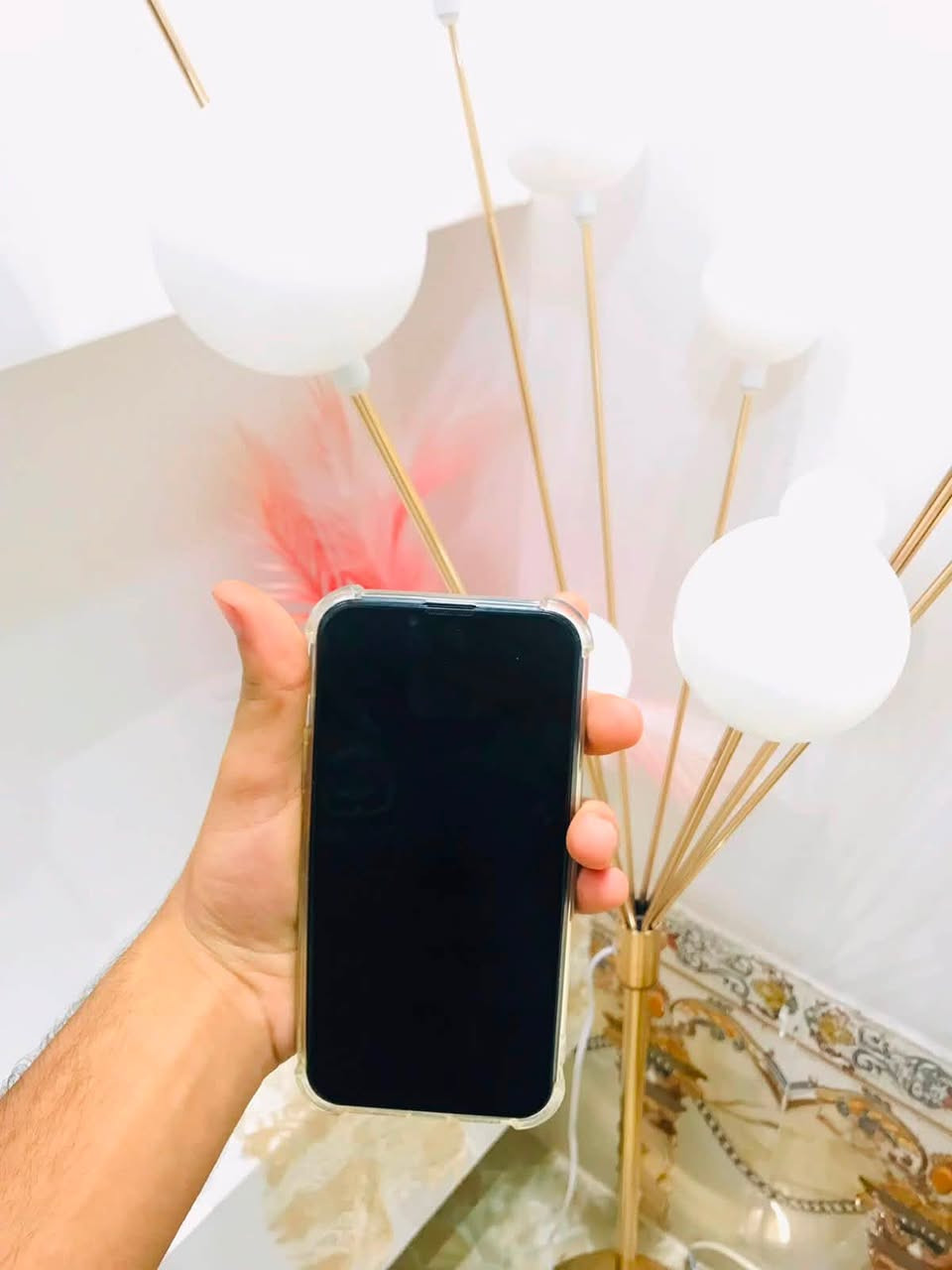 ايـفون 13 عادي مستبدل شاشة اصلية و بطارية اصلية فقط 

ذاكـره 256 

بطـاريه 🔋100 

الضهر مفطور مغلف  ppf  الأصلي 
صوت اتصال إنترنيت كامرات كلة شغال 
سلاسه الجهاز فول جهاز مرتب مال جناي 
السعر 325 وبي مجال بسيط المكان الرمادي 
***********
