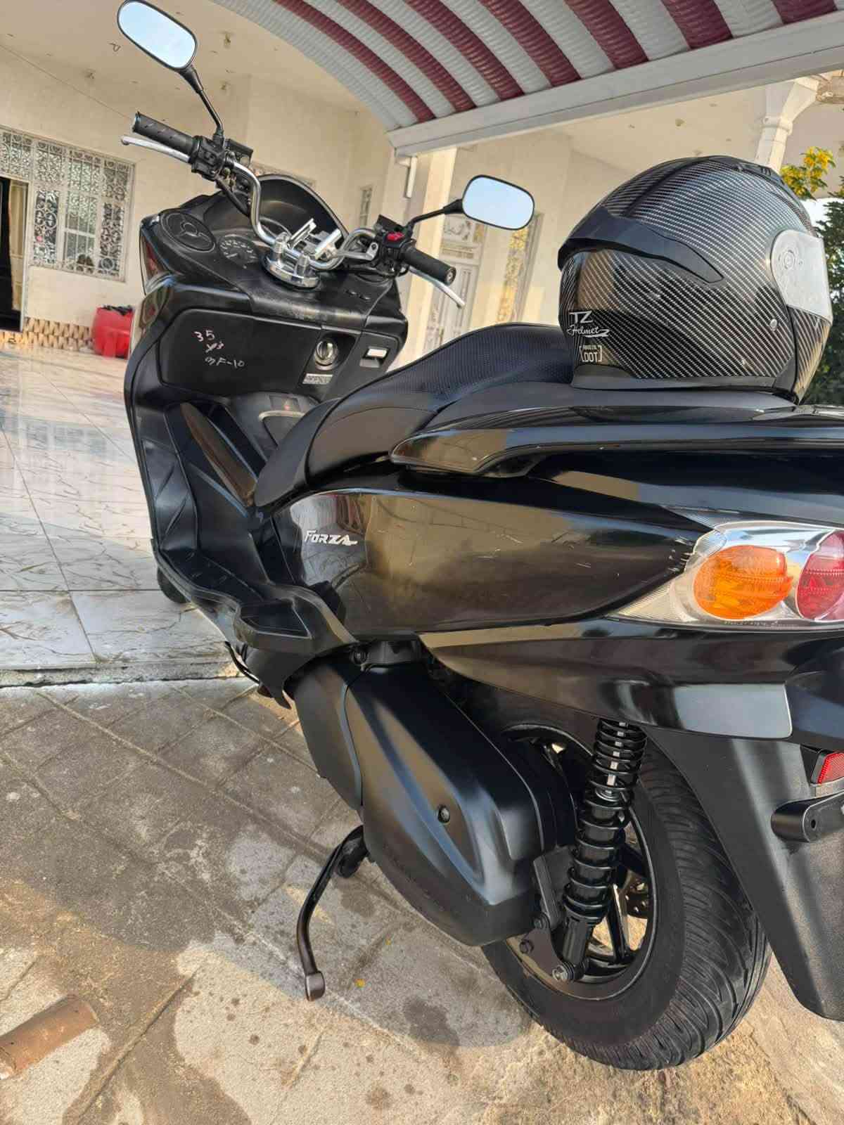فورزا 010 عميه بلاد صاعده هزه وباقيه عاللوحه فقط معاملتها كامله للبيع
دراجه مكفوله من كلشي جاهزه للأخير مكينه مكفوله قايش مبدل جديد عليه ضمان ٦ اشهر ماي راديتر  جديد الماني اللتر ب ١٠ صارله اسبوع مبدله دهن امزويل صار سنه مامخلي غيره كله الأصلي تايرات ثنين جدد دبلات خلفيه قبل اسبوع بدلتهن الاصليات فلتر الشوته مبدل قبل اسبوع ايضاً كهربائيات جاهزه ماملعوب بضفيرتها لايت زنون الاصلي ابو ٩٠ الف والدراجه شرط انطي بيها ضمان اسبوع كامل فحص وين متريد اخذها افحصها جاهزه من كلشي شرط سنه صارلها عندي مامخليلها بانزين عادي بس بوقت الازمه
السعر مليون وربع وبيها مجال للشراي  رقم الهاتف ‭

‭***********‬
