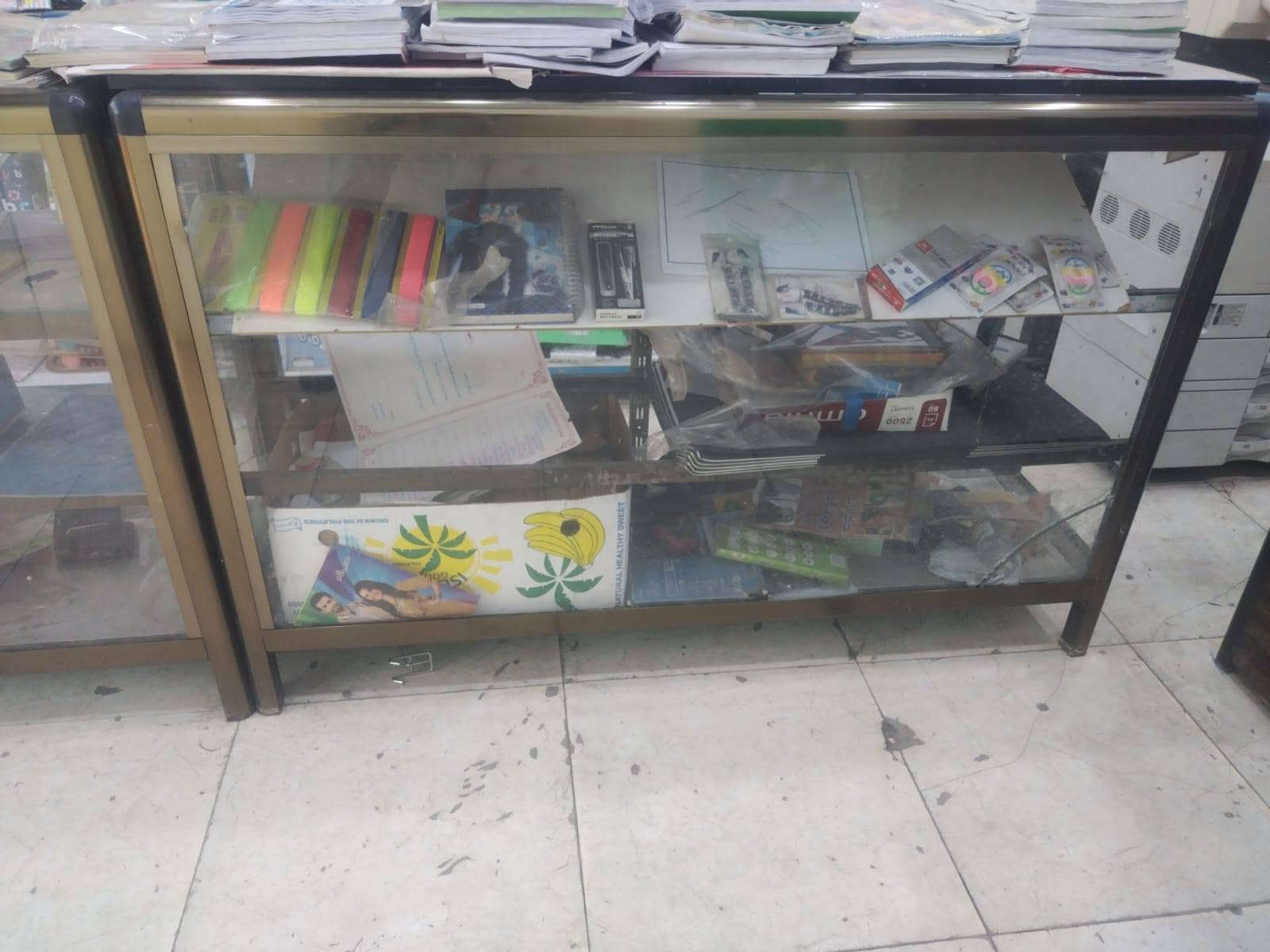غراض مكتبة للبيع ميسان الاتصال على الرقم ***********
