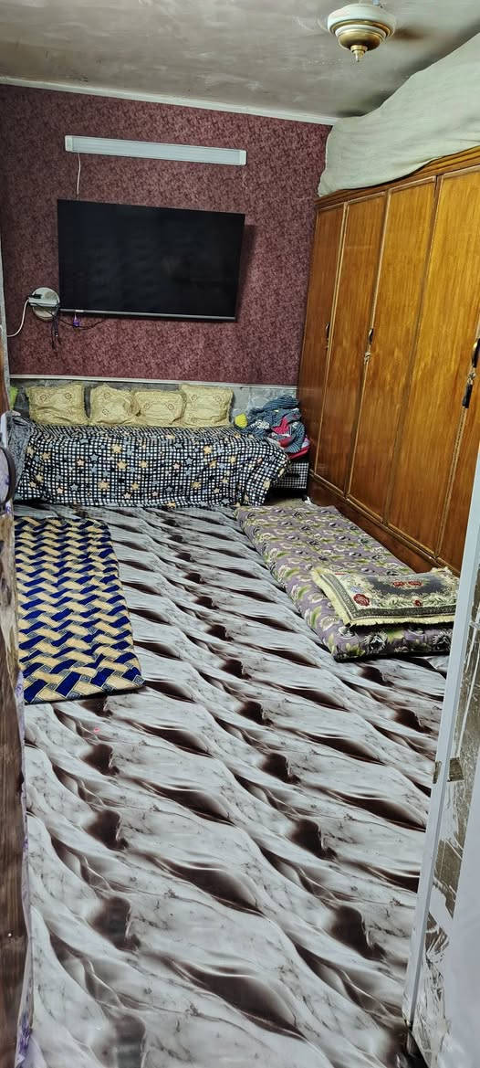 بيت للبيع/حي الرحمه مقابل سياج المستوصف موقع حلو
المساحه 115م يحتوي ع(استقبال--وصاله--وغرفه--صحيات--مكشوفات2--ومخزن--)السعر 53 وبي مجال (***********)
