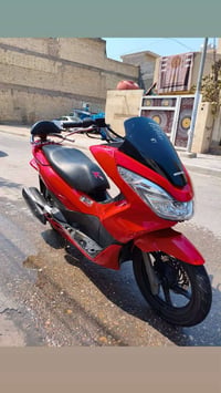 هوندا PCX • جيل 2 • نضيفة