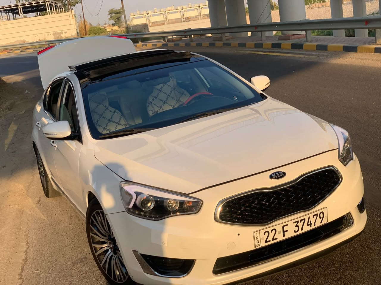السلام عليكم
للبيع او المراوس KIA CADENZA 
موديل/2014
خليجي
بيه صبغ جاملغ ايمن وهلالات خلفية اربع اصابع
باقي مكفول
السيارة VIP
بصمة 
بانوراما
كشنات جلد ابيض
تدفئه وتبريد بلكشنات
خزن ميموري
سماعات انفنيتي 
اوتو هولد 
سايد بريك بصمة
تدفئه بلكشنات خلفية
زراك لايت 
حساسات أمامية وخلفية 
مري جانبية كهرباء وقلاب عند رجوع للخلف
نضام تحديد مسار
وباقي مواصفات معروفة 
السيارة رقم اربيل تريد تحويل تريد وكالة 
السعر/12,500 وبيه مجال
رقم هاتف /***********
