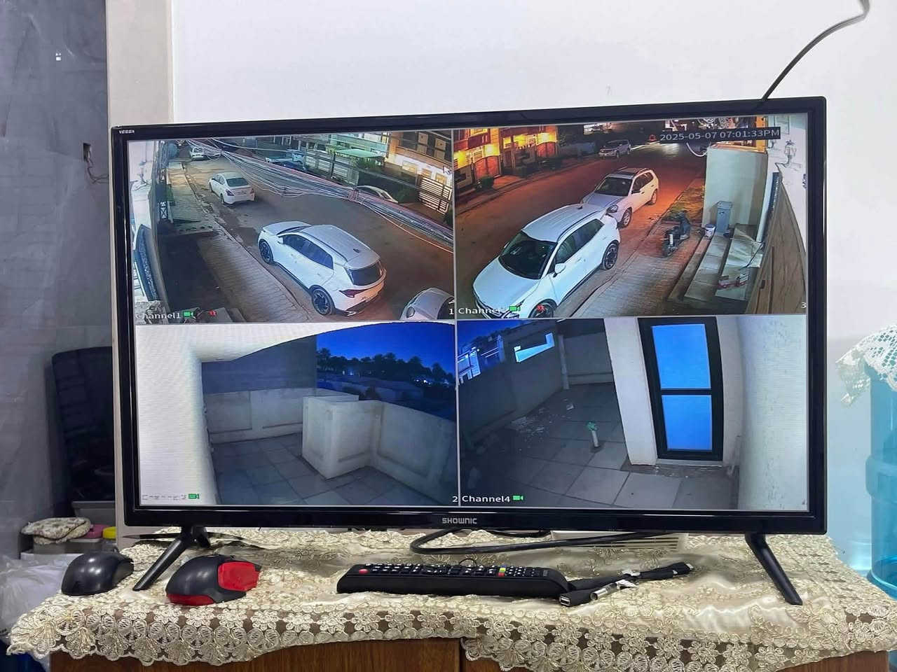 كلها علينا تجهيز وتنصيب بأعلى المواصفات 

ويانا صار الليلي ملون حتى بدون انارة وصوت وصورة
منظومة الدهوا فول كلر الليلي ملون بدون انارة مع يو بي اس
ليثيوم اصلي 

مواصفاتها :-

🔺الكاميرات عدد 4 دهوا الاصلي ٢ ميكا حقيقي تصوير ليلي 
      نهاري ملون حتى بدون اناره وصوت وصورة تحتوي فلاش
      وبدقة عالية دقتها تفتح زاوية كبيره لتغطية اكبر مساحه.

🔸الديفيار دهوا الاصدار الحديث يدعم اللغة العربية  يربط على 
      الانترنت ويشغل كل انواع الكاميرات بدقة 1080 ويدعم 
       تسجيل الصوت. 

🔹الهارد 500 يسجل 17 يوم .

🔸كيبل رولة مسلح ونحاس ١٠٠م ومقاوم لكافة الظروف الجوية 

🔹 جهاز يو بي اس ليثيوم تلغي كافة المحولات ومشغلة مباشر 
       ويعتبر جهاز حماية ومنظم فولتية ويشغل المنظومة
       ٣ ساعات مع منظومة الانترنت  

🔸فيش كاملة للمنظومة pnc+ power

🔹بوكس بلاستك حماية لكل كاميرا يحافظ على الفيش من 
      العبث والرطوبة ويعطي شكل لائق بالتنصيب

🔸هدية كيبل اج دي مسلح.

7. ضمان المنظومة (كاميرات وديفيار)سنه حقيقي.

8. توجد نفس المواصفات 8 كاميرات مع كافة ملحقاتها مع هارد 1000 كيكا 

لمزيد من المعلومات مراسلتنا خاص او واتساب *********** او ***********

توصيل لكل العراق 5 الاف
