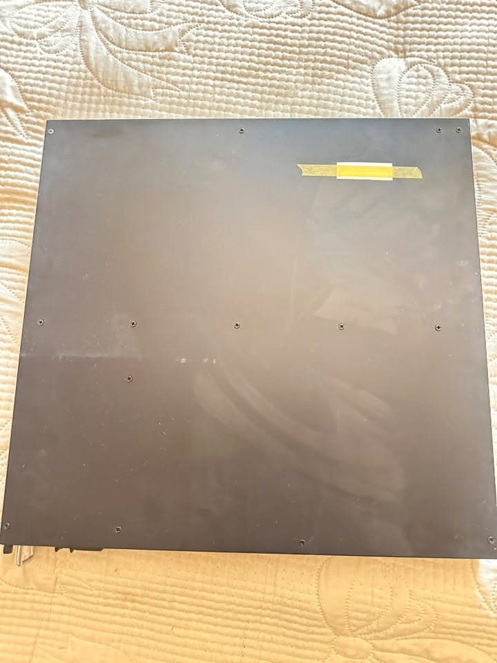 � للبيع Huawei AR2220 Enterprise Router

الموديل: Huawei AR2220
السلسلة: AR2200
الحالة: جديد غير مستخدم 
النوع: راوتر شبكات احترافي للشركات والمؤسسات
المنافذ: Gigabit Ethernet + منافذ USB + Console
يدعم: شبكات الشركات، ربط الفروع، WAN وVPN
العنوان بابل 
***********
***********
@الجميع
