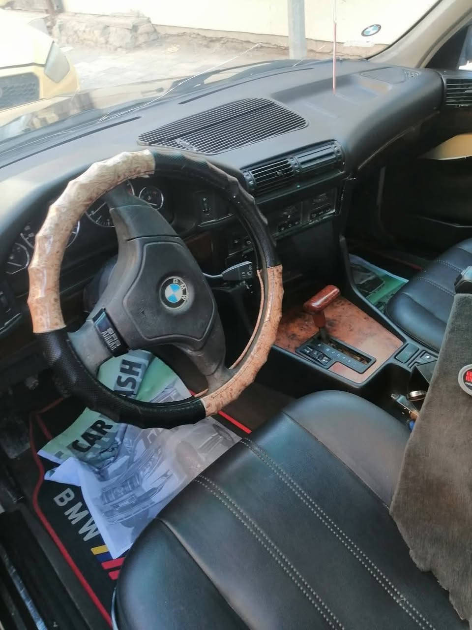 بيع مستعجل.
بي ام دبليو موديل 91
حجم 25 مسكر فانوس رقم بغداد اصل.
السيارة مال جنيان نظيفة وخير من الله بيها جاملغ خلفي ع بارد.
كلشي شغال بيها فقط التبريد مااعرف شبي(عاطل)
مالك السيارة يريد مداور.
سعر السياره مال بيع 45 مكان السيارة محافظة الديوانية قضاء الحمزة الشرقي كابتن كرار . ***********
