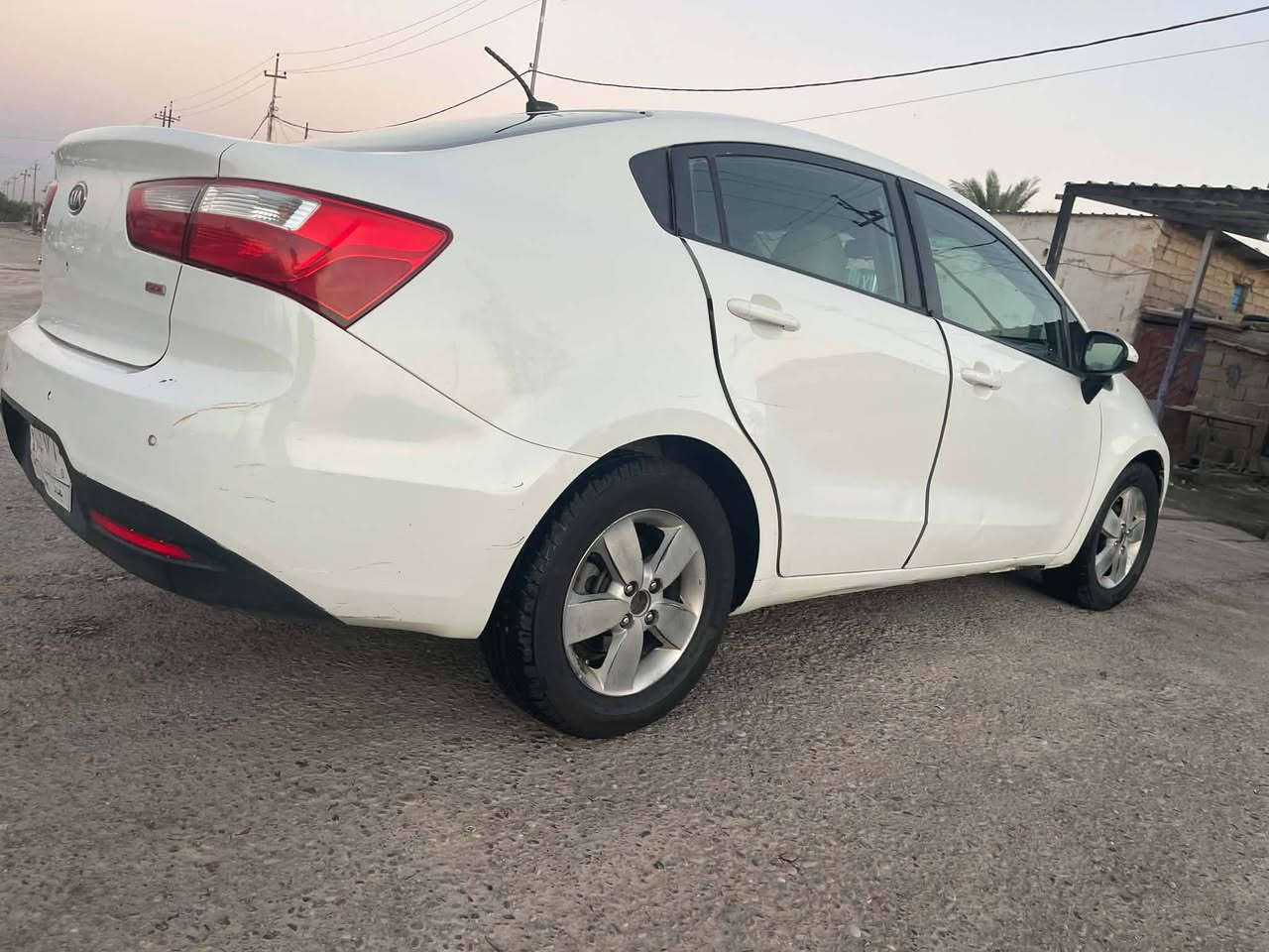 السلام عليكم
كيا ريو ٢٠١٢ اميركي 
مكينة  ١٦٠٠
رقم بغداد شرط التحويل 
حساسات خلفية
داخل لونين 
مري شفط
تخم تاير 
حدادية صدر جيد 
كهربائيات كلة شغال 
تدفئة تبريد شغال
السعر ٧٥ بيها مجال بسيط
***********
الأنبار
