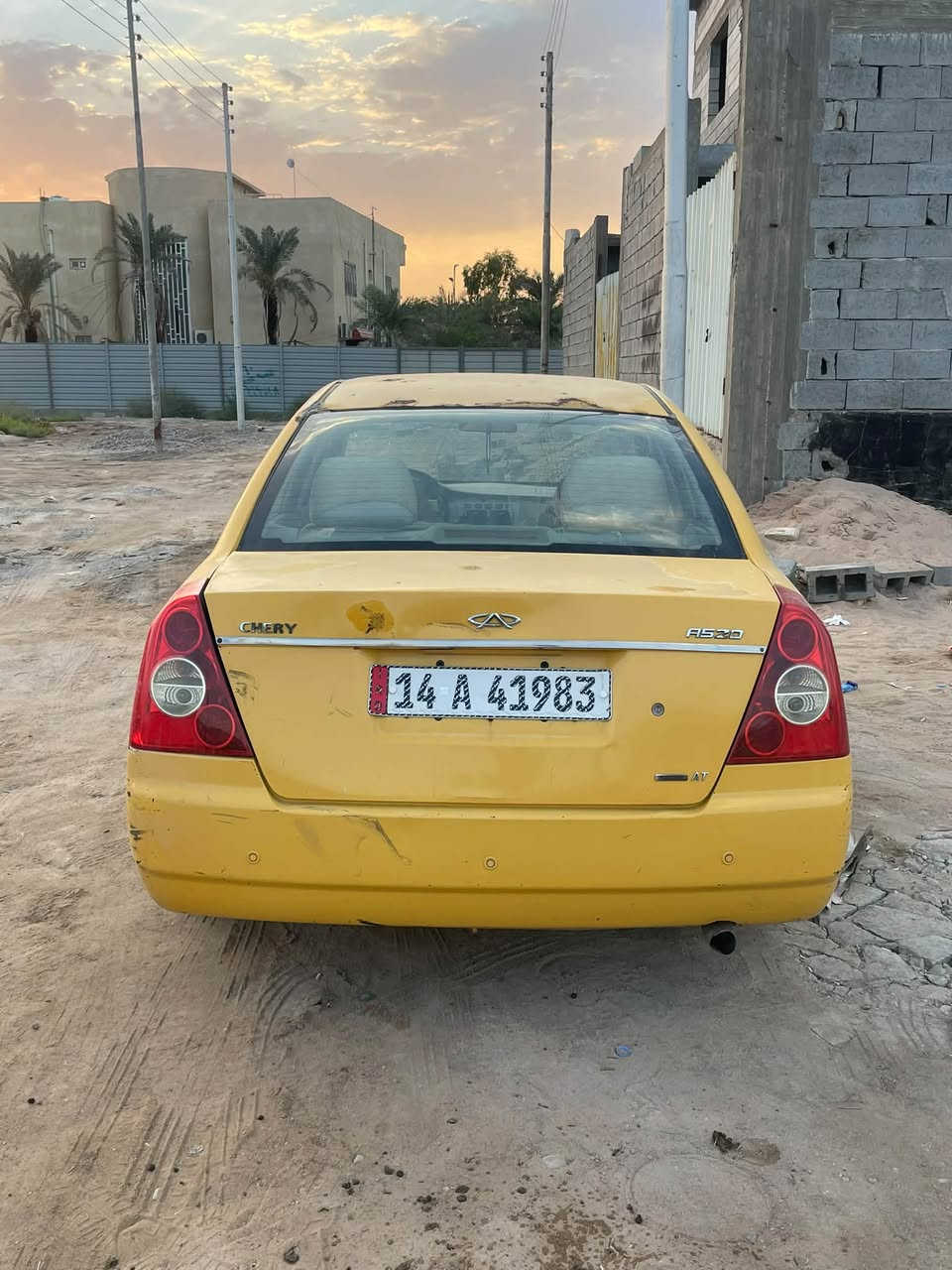 السلام عليكم
للبيع شيري A5
مديل ٢٠١٢ 
محور مكينه وكير كورلا 
حداديه كير مكينه 
بس الجسد يرادله تعمير بيهة خياس 
التبريد يرادله كنبريسر 
السعر 25 ورقه وبيهة مجال 
رقمها بصره السنويه ٢٠٣٠ يلله تنتهي 
رقمي ***********
