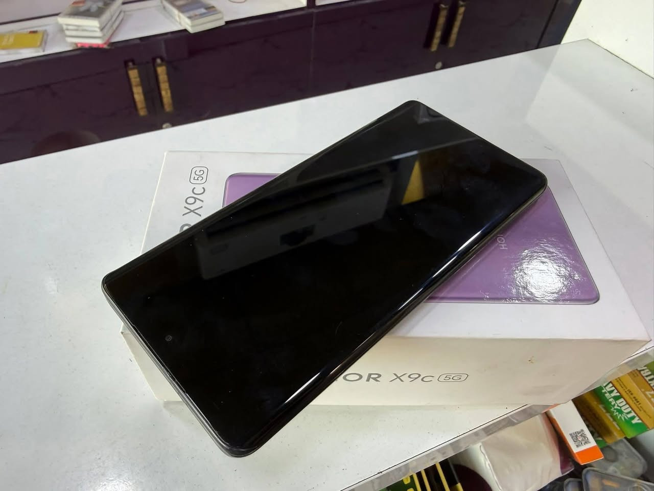 للبيع
هونر x9c نسخة 5g 
رام 12 ذاكرة 256 
جهاز جديد كلش لزكت الشركه بي مع الكارتون السعر 350 وبي مجال مكاني الصويرة ***********
