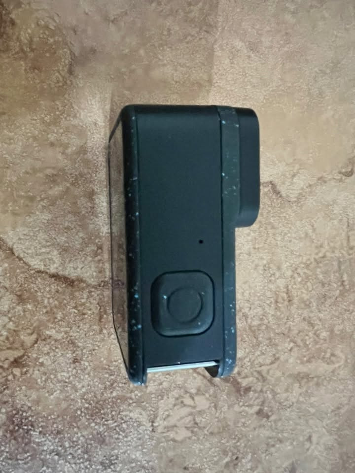 للبيع فقط كامره جو برو هيرو 12 السعر ٣٦٠ الف 
وبيه مجال بسيط مستعمله قليل دقه ومواصفات تجي وتشوفه  للتواصل واتساب    ***********‬
