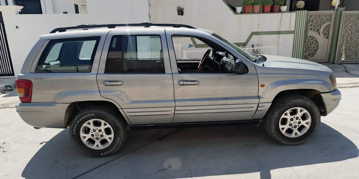 Jeep Grand Cherokee

 موديل 2000 محرك 8 سلندر تشتغل بنزين وغاز (منظومة LPG)
كارت البنزين ودفتر الغاز موجودات 
كير ومحرك مبدل جديد
رقم اربيل سنوي حتى 2028
 
سعر 55 ورقة
رقم موبايل: ***********

 Jeep Grand Cherokee
مۆدێل ٢٠٠٠   
٨ پستۆن  
بزوێنەرەکەی بەنزینە و سیستەمی غازی LPG بۆ دانراوە
کارتی بەنزین و دەفتەری غازی هەیە
ژمارەی هەولێرە و ساڵانەکەی هەتا ٢٠٢٨ە 
گێڕ و بزوێنەری تازە گۆڕاوە

نرخ ٥٥ گەڵا
ژمارەی مۆبایل: *********** كركوك, العراق
