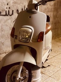 شباب عندي بوليس لبيع هاي كدامكم خير من الله المكينه مامفتوحه كلها بلاد...