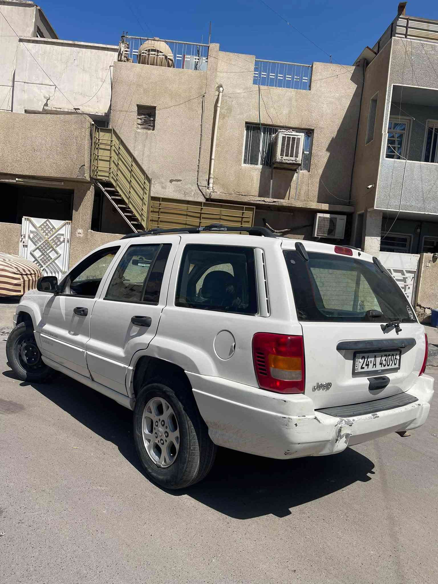 جيب موديل ٢٠٠٠ السيارة بدون حادث بيه مكانات تكحيل مكينة خير من الله الكهربائيات كامله الصدر الخلفي نص عمر باتري جديد عبو بانزين جديدة 
مكان بغداد شارع فلسطين ***********

السعر 52 أو بيه مجال
