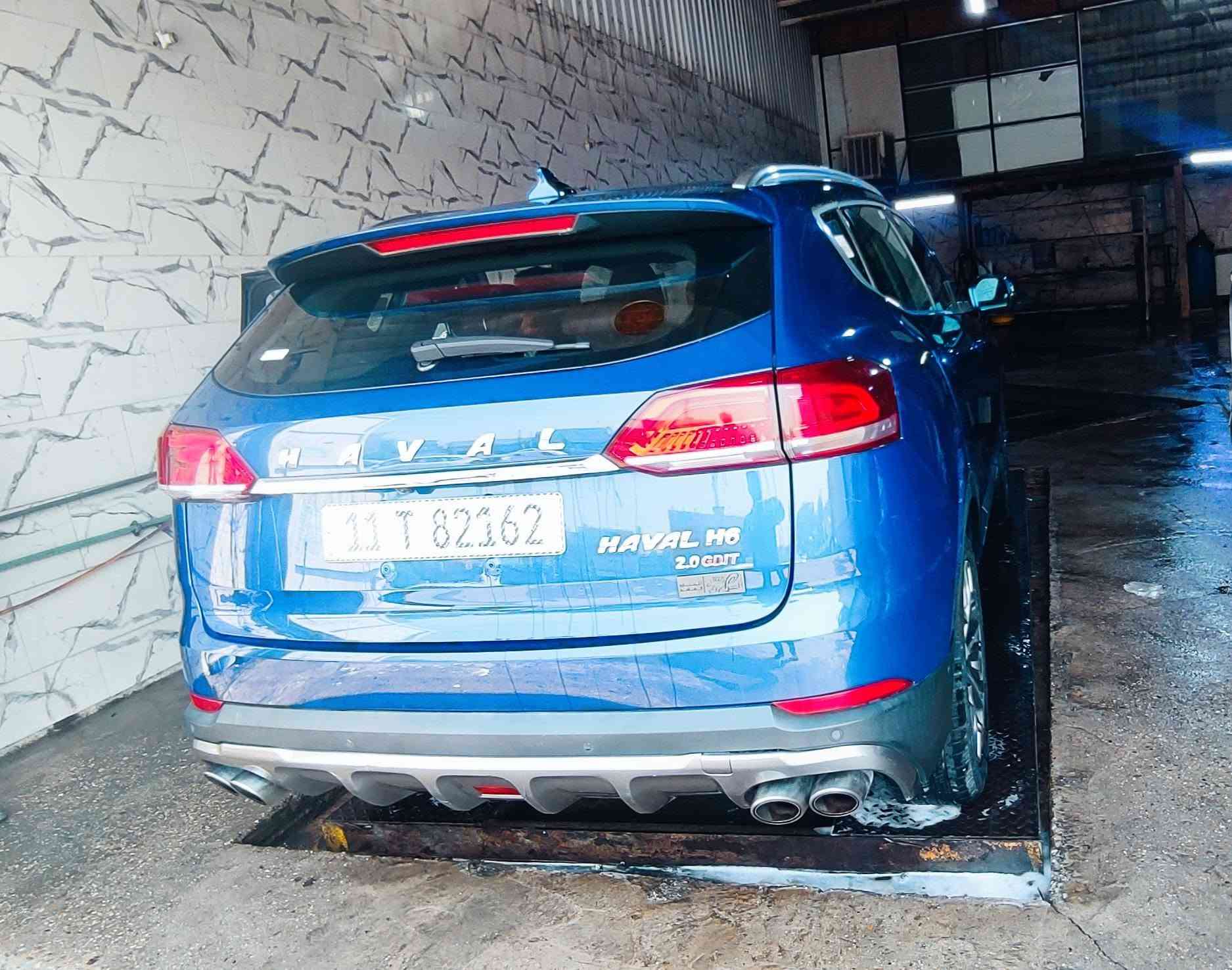 هافال H6 موديل 2019
محرك ٢٠٠٠ اقتصادي 
فول مواصفات للاخير ١/١
دبل بانوراما 
بصمة سويج/بصمة ابواب/ بصمة جنطة
شاشه كبيرة لمس اضافة الى ماوس للتحكم بالشاشه
مميزات الشاشة تدعم MP4 يعني تكدر اتشغل فيديو بالفلاش وكل الوسائط مع فحص حالة السيارة 
كامرة خلفية + كامرة امامية + كامرات جانبية تعطيك صورة ٣٦٠ درجة ونظام تصوير رادار عالمي (اظهار صورة الشارع كامله ) من الاعلى
لدات أناره داخليه 
لايتات زينون عالي ناصي
هاند بريك بصمة + نظام هاند بريك مؤقت بالازدحامات
كشنات جلد لون ماروني سبورتي
بيبان السيارة مطعمة بالجلد و  نيكل 
تحكم ستيرن كامل + ومحدد سرعه عالي الدقه ورادار
كشنات كهرباء 
نظام ذاكرة ٣ وضعيات لكشن السائق + نظام ذاكرة لوضعية المرايا الجانبية 
تبريد امامي و خلفي (قطعتين) 
نظام تدفئة للكشنات +أستيرن 
الدشبول الكتروني يحتوي ٣ ثيمات وصور مختلفه مختلفة 
ثلاث انظمة للقيادة ( سبورت + ايكو اقتصادي+ عادي ) 
و ثلاثة انظمة للستيرن 
حساسات امامية + حساسات خلفية و على الجوانب للتنبيه عند اقتراب اي جسم 
فتح و غلق المرايات جانبية كهرباء 
مراة الداخلية ذكية 
لد امامي + لد خلفي للضباب ( تكدر تطفيه و اتشغله ) 
نظام المحافظة على المسار + التنبيه
نظام كروز سرعة  
رادار جانبي و ( يحوي ميزة الضوء التبيه داخل السيارة و ليس في المرايا الجانبية كما في باقي السيارات)
اصطفاف  تلقائي ( auto park) 
نظام دبل اشارة اوتوماتيك في حالة توقف مفاجئ 
شعار هافال على الارض في حالة فتح باب السيارة
دبل كزوز 4 كزوزات شكل رياضي
صيانه كاملة جاهزة السيارة
رقم بغداد الجديد باسمي السنويه صلاحية الى ٢٠٣٠ 
95 الف ماشي 
بيها جاملغ خلفي مصبوغ اثر شخط وبارد خفيف جدا ويحتاج تكحيل  جاملغ امامي ضاهر بالصور 
للاستفسار 
*********** بغداد, العراق
