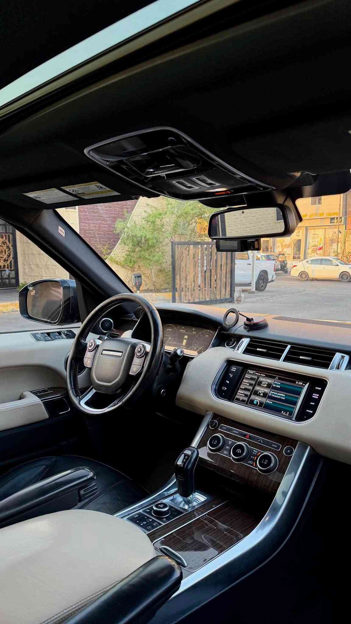 السلام عليكم 
بيع او مراوس
رانج روفر سبورت 
موديل 2014
V8 سوبر چارج
بانزين 
ماشية 100 الف ميل
فوول مواصفات خنگ 
اعلى مواصفات بالسبورت
چوبلس
بيبان شفط
دوسات كهرباء
بانوراما
كل الكشنات كهرباء + تدفئه وتبريد
ستيرن كهرباء
مري كهرباء
حساسات
سستم سماعات مرديان
وبعد هواي مواصفات
گير مكينه شرط الفحص
تبريد ثلج
- رقم اربيل الجديد تحويل أو وكاله
قطعة وحدة صبغ فقط بدون حادث 
صور السونار موجوده
ايرباگات + دواخل كله سليم 
السعر : 225 وبيها مجال 
العنوان : البصرة المعقل البصرة, العراق
