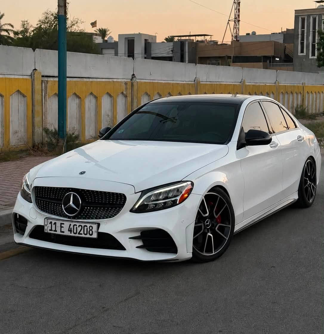 السلام عليكم
 Mercedes C300 2021 (AMG)
سلايد 
شاشة كبيره 
عدادات دجتل (٣ اشكال متغير) 
لد داخلي 64 لون 
كشنات كهرباء
تدفئة كشنات
جنطه كهرباء
كامرات 360 درجة
رادار امامي 
رادار خلفي
نقطه عمياء 
بصمه ابواب 
بصمة تشغيل
ماشيه 42 الف 
داخل جلد احمر 
الحادث صبغ قطعين جاملغ +بنيد ايرباك فقط استيرن 

للتواصل: ‭***********‬
***********
عنوان سياره المنصور
