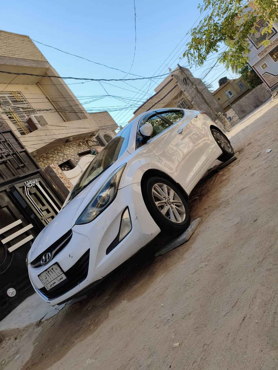 سلام عليكم الانترة 2015 خليجي رقم بصرة سنوية 2029 
السيارة فول عدة البصمة 
تبريد ثلج 
شاشة 
تحكم ستيرن 
السيارة بيها جاملغ امامي الايسر مبدل و كرت اباب الصدر محددة بل صورة السيارة مكانها كربلاء السعر 113 وبيها مجال الاستفسار فقط اتصال ماكو واتساب ***********
