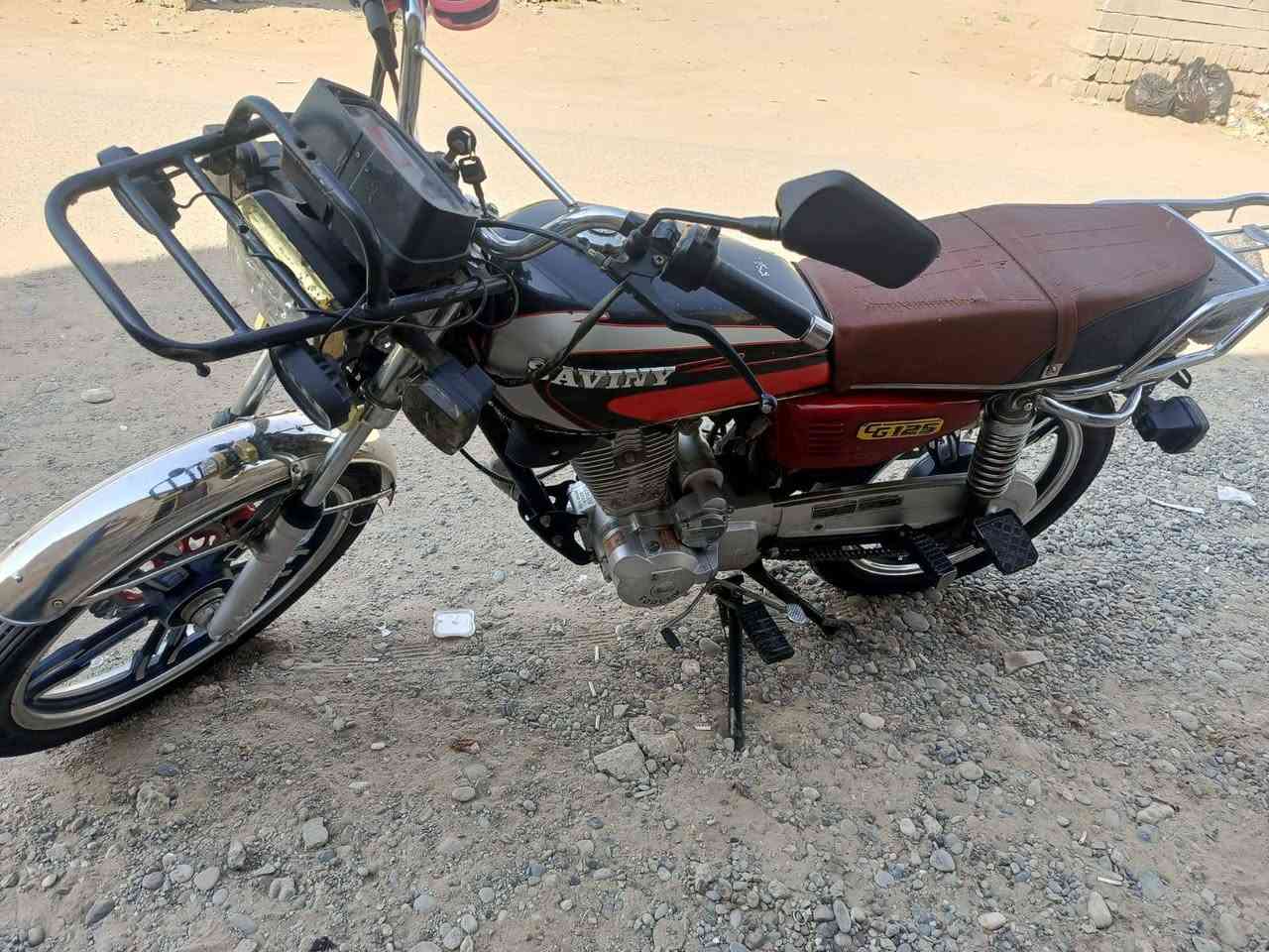 سلام  عليكم 

موطور سيفان موديل ٢٣ محرك
 شرط ما مفتوح 
باب أول وزن ثقيل كلو شرط 
السعر ٥٥٠ وبي مجال حك الجيه 
مكاني صلاح الدين بيجي المزرعة 
المو شراي لا يتعبني ***********

