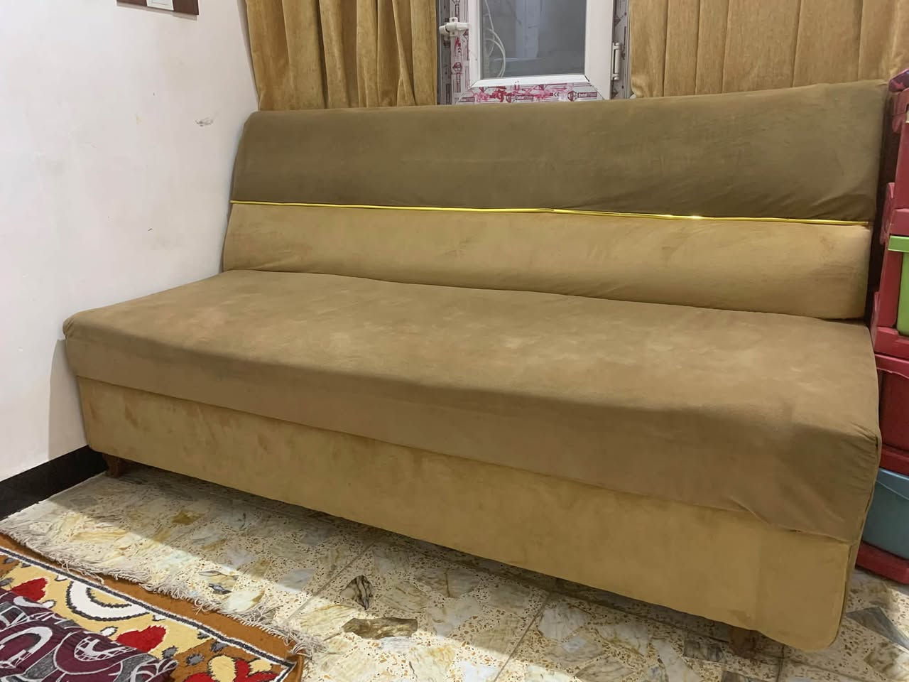السلام عليكم ديوان للبيع بسعر جداً مناسب شرط دوشمه جديده وكلشي جديد ومابي اي كسر او اي ضرر شك بسيط بي ومبين بالصور واضح كلش زين مكانه صلاح الدين تكريت / السعر 225 قفله 200 مابي اي مجال بعد 
رقم الهاتف ***********
صلاح الدين تكريت شارع الباشا
